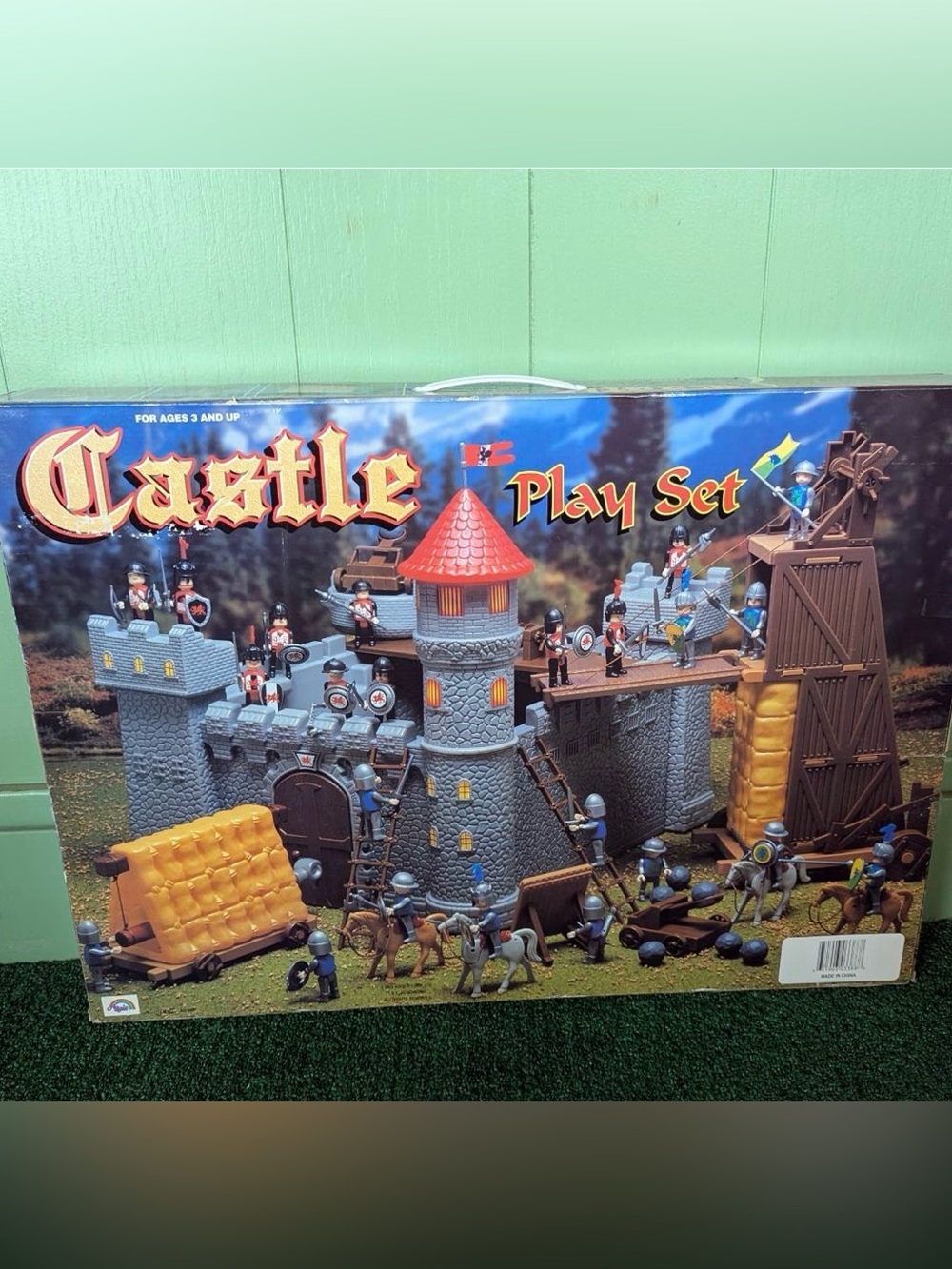 AGGLO CASTLE PLAYSET 2003 Hong Kong Ad 388 AD388